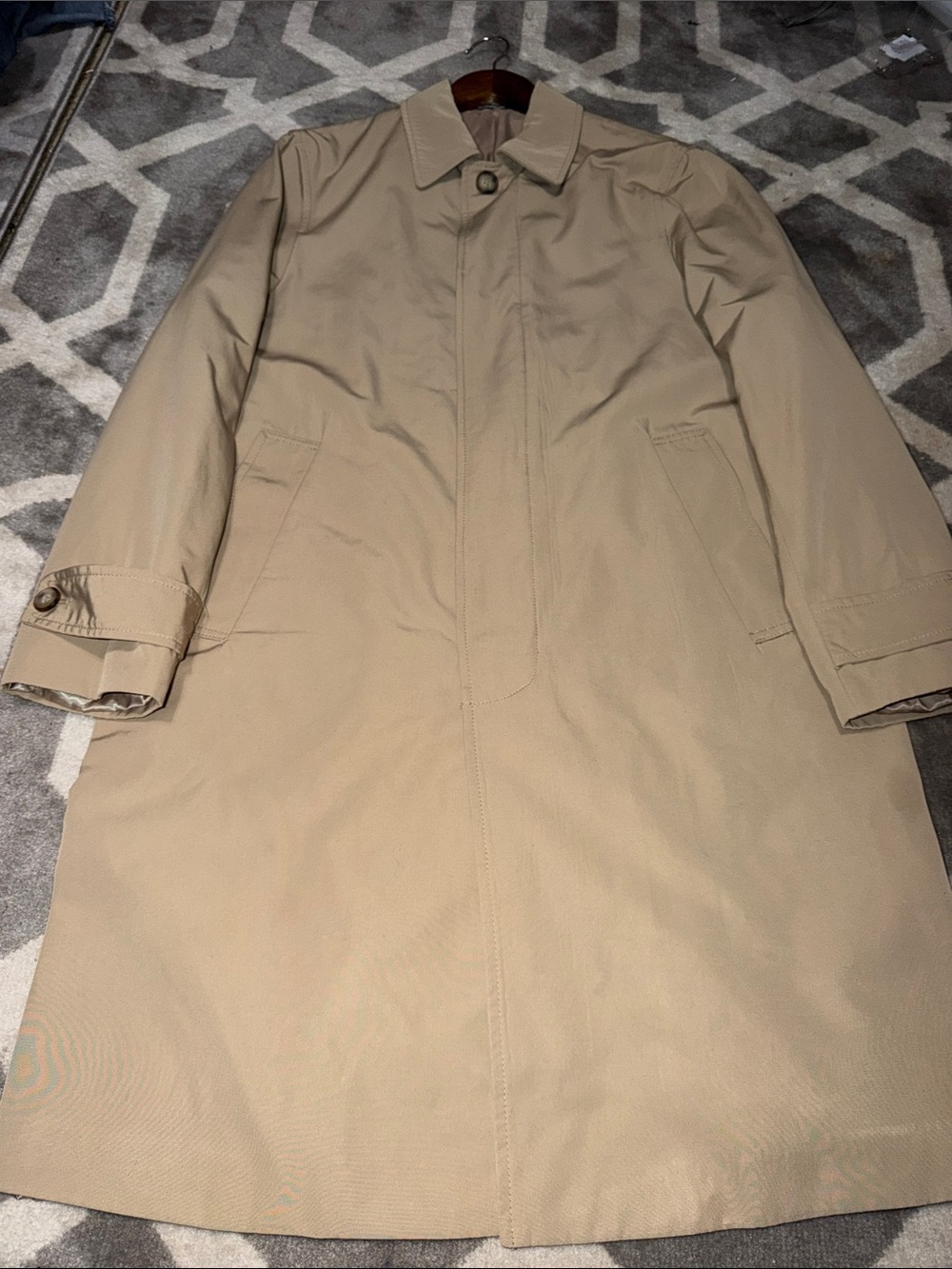 H&M men’s Medium 40R khaki trench coat